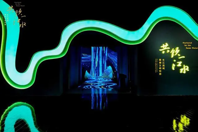 圖片包含 游戲機(jī), 燈光, 食物
描述已自動(dòng)生成